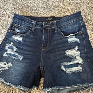 Judy blue distressed Jean shorts size large